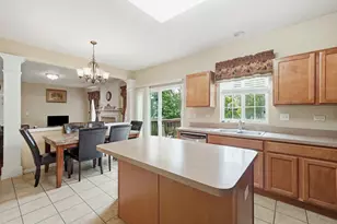 3104 Deerpath Ln, Carpentersville, IL 60110 - Photo 9