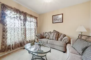 3104 Deerpath Ln, Carpentersville, IL 60110 - Photo 3
