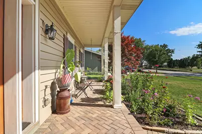 667 W Elk Grove Boulevard, Elk Grove Village, IL 60007 - Photo 3