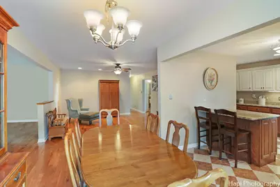 667 W Elk Grove Boulevard, Elk Grove Village, IL 60007 - Photo 9
