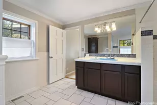 667 W Elk Grove Blvd, Elk Grove Village, IL 60007 - Photo 33