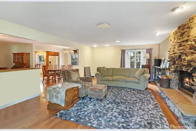 667 W Elk Grove Boulevard, Elk Grove Village, IL 60007 - Photo 7