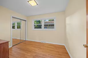 9752 Tripp Ave, Skokie, IL 60076 - Photo 13