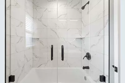 5347 W Gladys Avenue #1, Chicago, IL 60644 - Photo 9