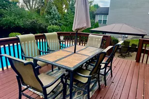 404 Heatherwood Dr, Oswego, IL 60543 - Photo 3