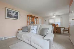 65 Victoria Dr, Northlake, IL 60164 - Photo 5