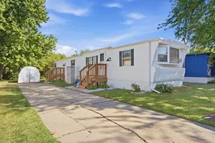 1824 Huckleberry Ln, Sycamore, IL 60178 - Photo 1