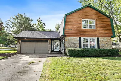 705 Chestnut Court, Algonquin, IL 60102 - Photo 1