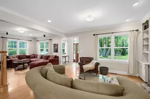 217 S Summit St, Wheaton, IL 60187 - Photo 5
