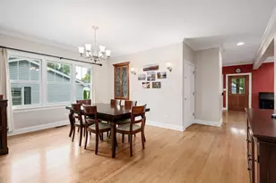 217 S Summit St, Wheaton, IL 60187 - Photo 11