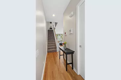 1889 Maple Avenue #E2, Evanston, IL 60201 - Photo 3