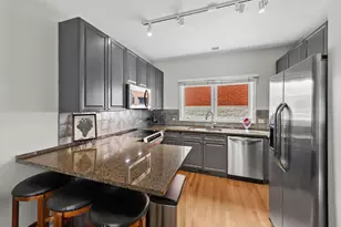 1889 Maple Ave, Evanston, IL 60201 - Photo 9
