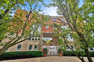 1889 Maple Ave, Evanston, IL 60201 - Photo 1