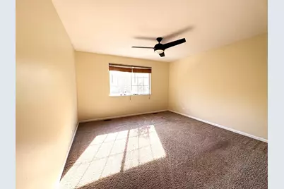 184 Southwicke Drive, Streamwood, IL 60107 - Photo 7