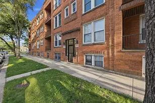 1425 E 68th St, Chicago, IL 60637 - Photo 3