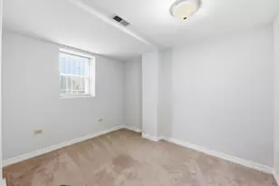 1425 E 68th St, Chicago, IL 60637 - Photo 17