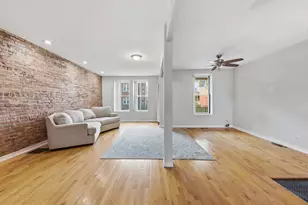 1425 E 68th St, Chicago, IL 60637 - Photo 5