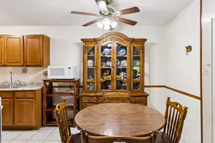 735 Hill Dr, Hoffman Estates, IL 60169 - Photo 3