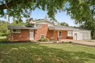 10371 E 1680 North Rd, Oakwood, IL 61858 - Photo 5