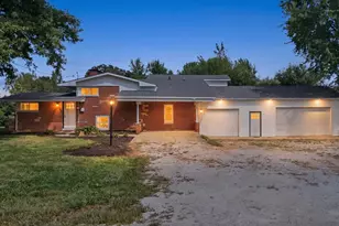 10371 E 1680 North Rd, Oakwood, IL 61858 - Photo 3