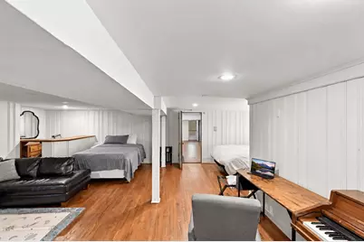 2940 W Greenleaf Avenue, Chicago, IL 60645 - Photo 25