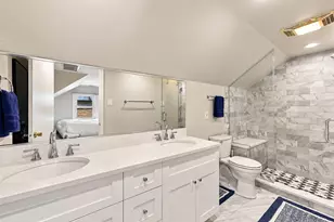 2940 W Greenleaf Ave, Chicago, IL 60645 - Photo 21