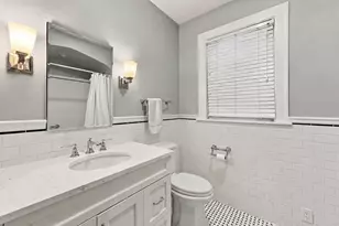2940 W Greenleaf Ave, Chicago, IL 60645 - Photo 15