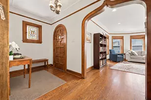 2940 W Greenleaf Ave, Chicago, IL 60645 - Photo 3