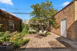 2940 W Greenleaf Ave, Chicago, IL 60645 - Photo 31