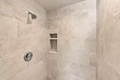 2940 W Greenleaf Avenue, Chicago, IL 60645 - Photo 13