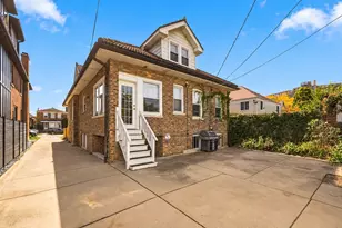 2940 W Greenleaf Ave, Chicago, IL 60645 - Photo 33
