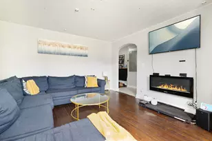 6820 S Dante Ave, Chicago, IL 60637 - Photo 3