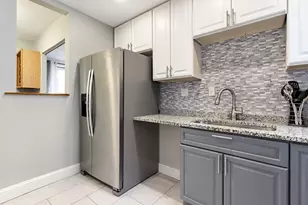 6820 S Dante Ave, Chicago, IL 60637 - Photo 5