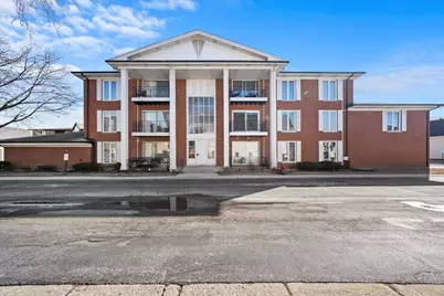 5721 Circle Drive #304, Oak Lawn, IL 60453 - Photo 1