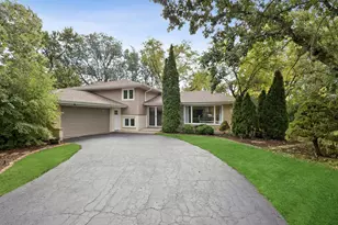 7525 W Manitoba Dr, Palos Heights, IL 60463 - Photo 1