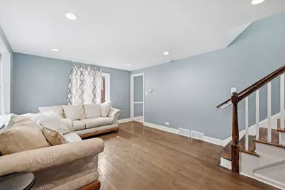 9668 S Luella Avenue, Chicago, IL 60617 - Photo 5