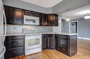 907 Vose Dr, Gurnee, IL 60031 - Photo 9