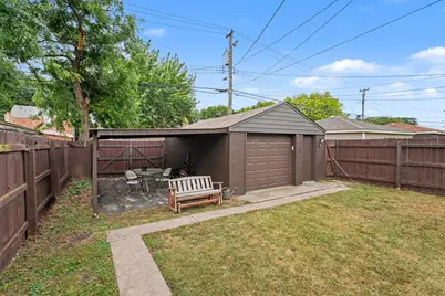 11112 S Avenue C Avenue, Chicago, IL 60617 - Photo 15