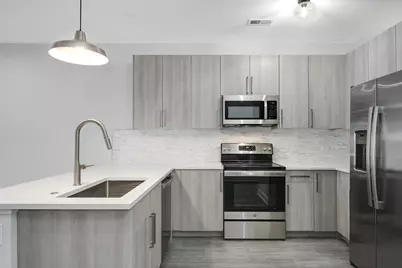 825 E 61st Street #310, Chicago, IL 60637 - Photo 5