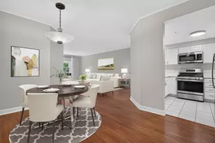 245 Burlington Ave, Clarendon Hills, IL 60514 - Photo 9