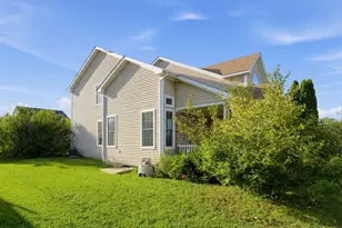 315 Stearn Dr, Genoa, IL 60135 - Photo 3