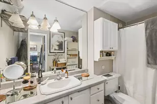 211 E Ohio St, Chicago, IL 60611 - Photo 9