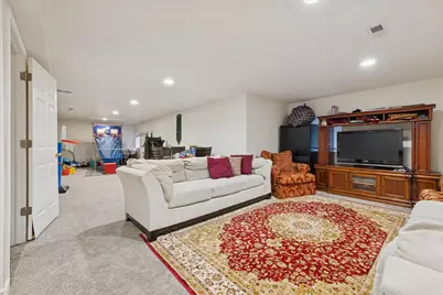 1618 Astor Avenue, Oakbrook Terrace, IL 60181 - Photo 17