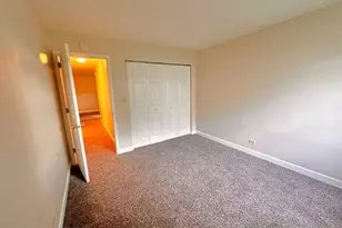 8 Gant Circle, Streamwood, IL 60107 - Photo 9
