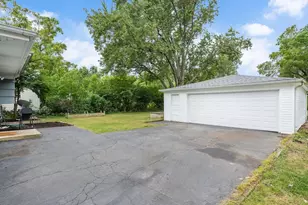 5798 Pershing Ave, Downers Grove, IL 60516 - Photo 21