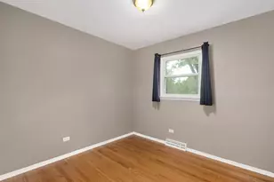 5798 Pershing Ave, Downers Grove, IL 60516 - Photo 13