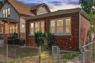 10721 S Prairie Ave, Chicago, IL 60628 - Photo 3