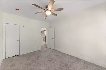 10721 S Prairie Avenue, Chicago, IL 60628 - Photo 17