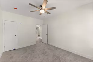 10721 S Prairie Ave, Chicago, IL 60628 - Photo 17