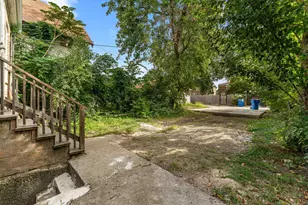 10721 S Prairie Ave, Chicago, IL 60628 - Photo 29